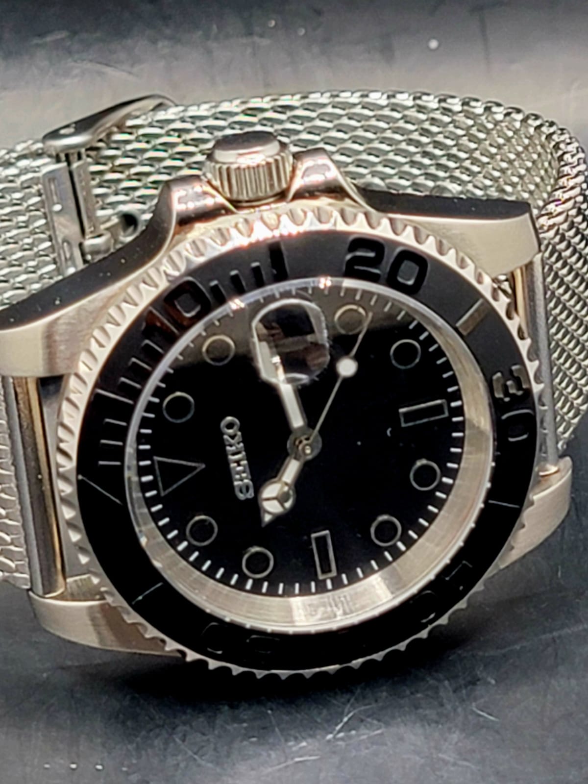CUSTOM MOD SEIKO BLACK DIAL AND SS MESH BAND NH35 AUTO