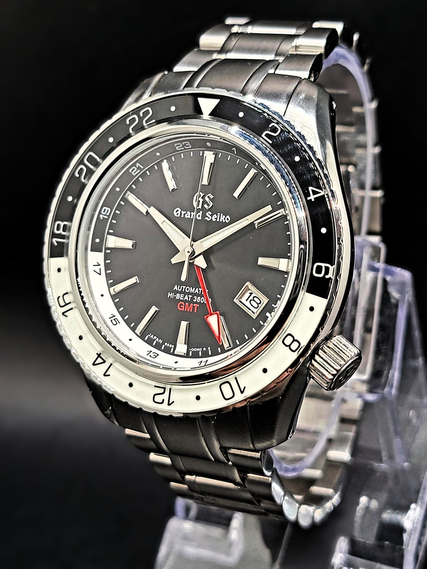***BRAND NEW*** CUSTOM MOD (GRAND SEIKO SPORT TRIPLE TIMEZONE) BLACK AND WHITE NH34 NEW **IN STOCK, SERIOUS INQUIRIES ONLY PLEASE**