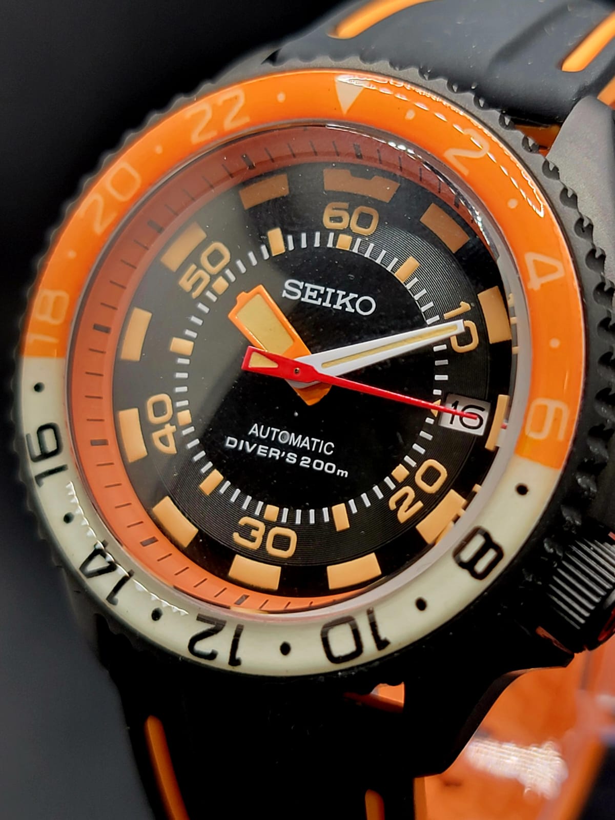 CUSTOM SEIKO MOD 40MM BLACK HAWK ORANGE AND BLACK