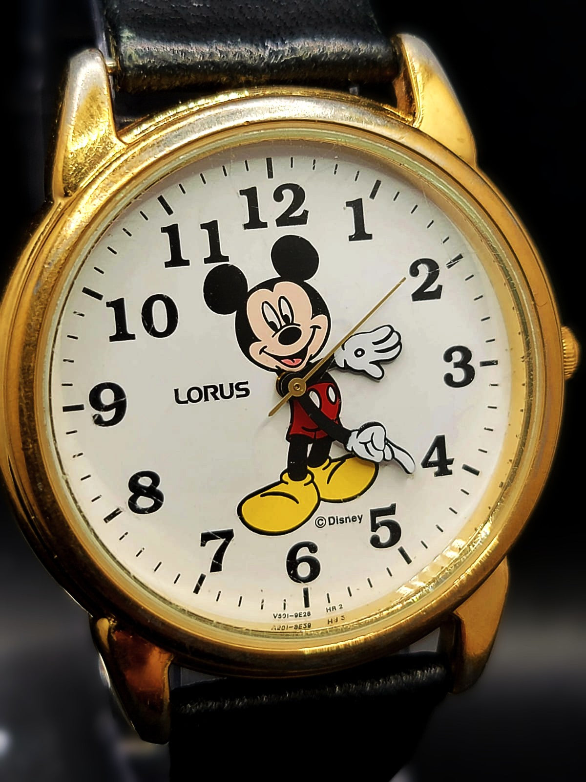 MICKEY MOUSE LORUS DISNEY V501-9B00 QUARTZ WATCH BLACK LEATHER BAND NEW BATTERY