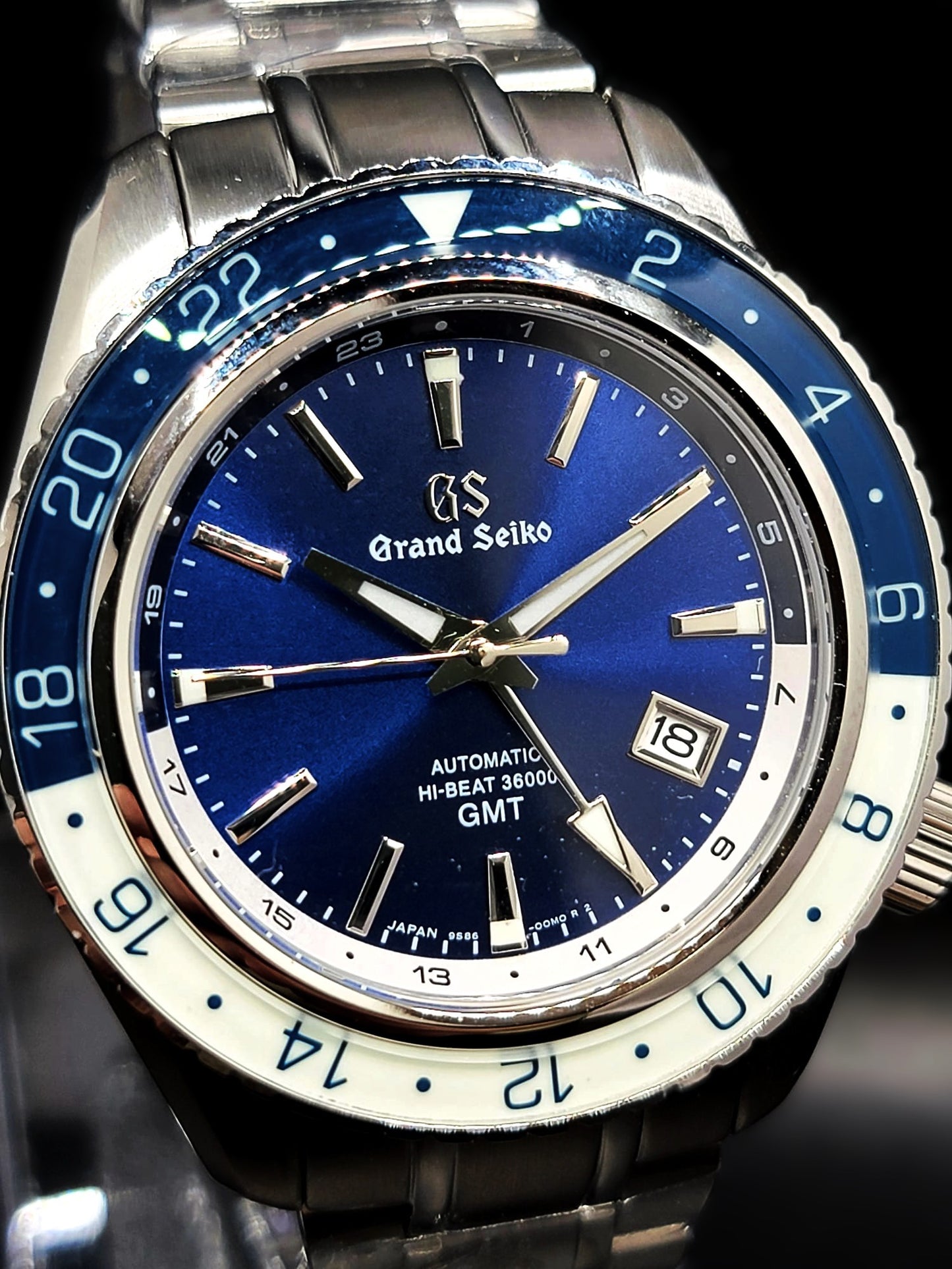 ***BRAND NEW*** CUSTOM MOD (GRAND SEIKO SPORT TRIPLE TIMEZONE) BLUE AND WHITE NH34 NEW **IN STOCK, SERIOUS INQUIRIES ONLY PLEASE**