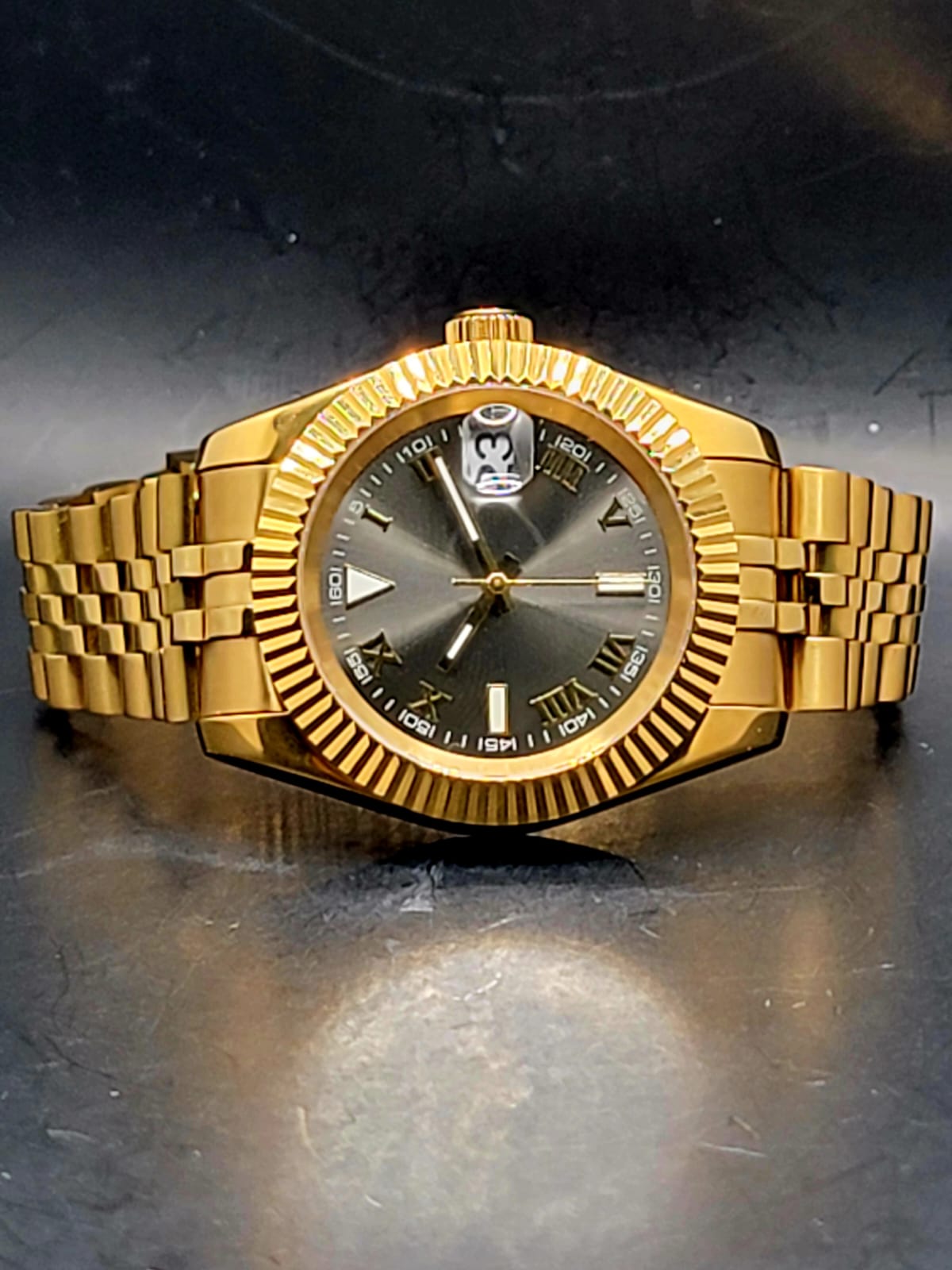 CUSTOM MOD 39MM NH35A Movement Automatic Mens Watch Grey Sunburst Dial