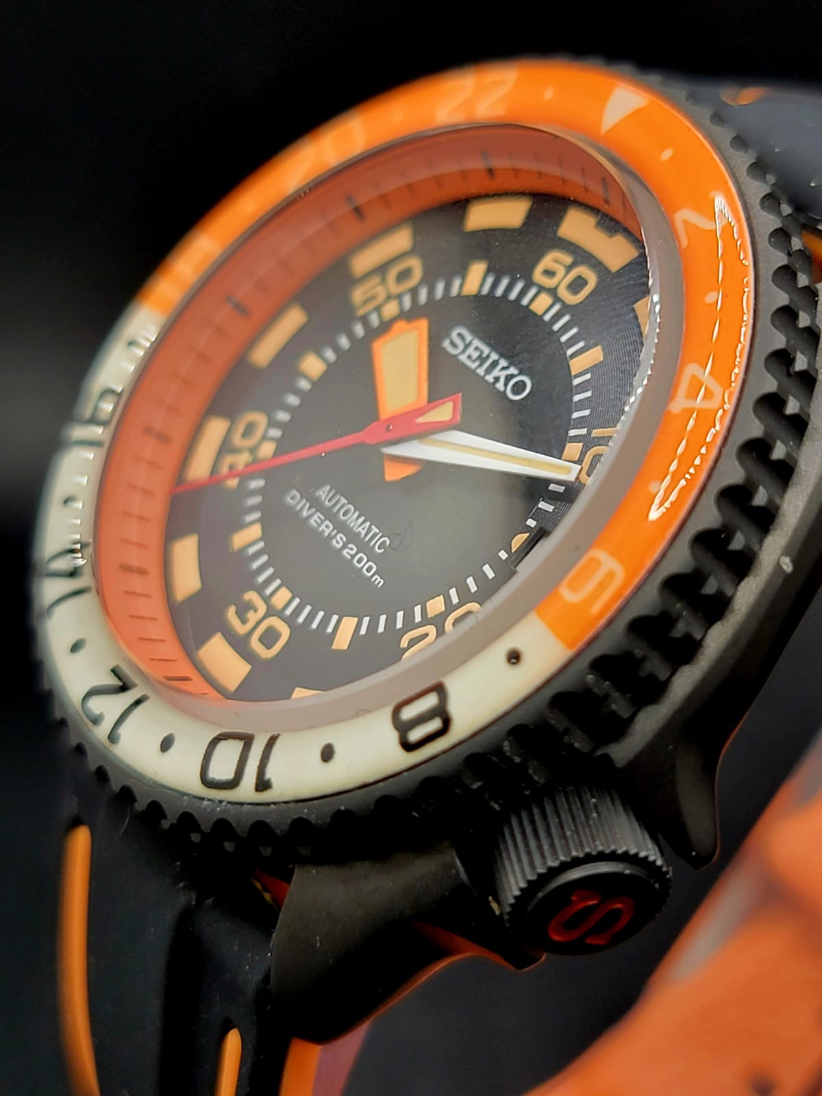 CUSTOM SEIKO MOD 40MM BLACK HAWK ORANGE AND BLACK