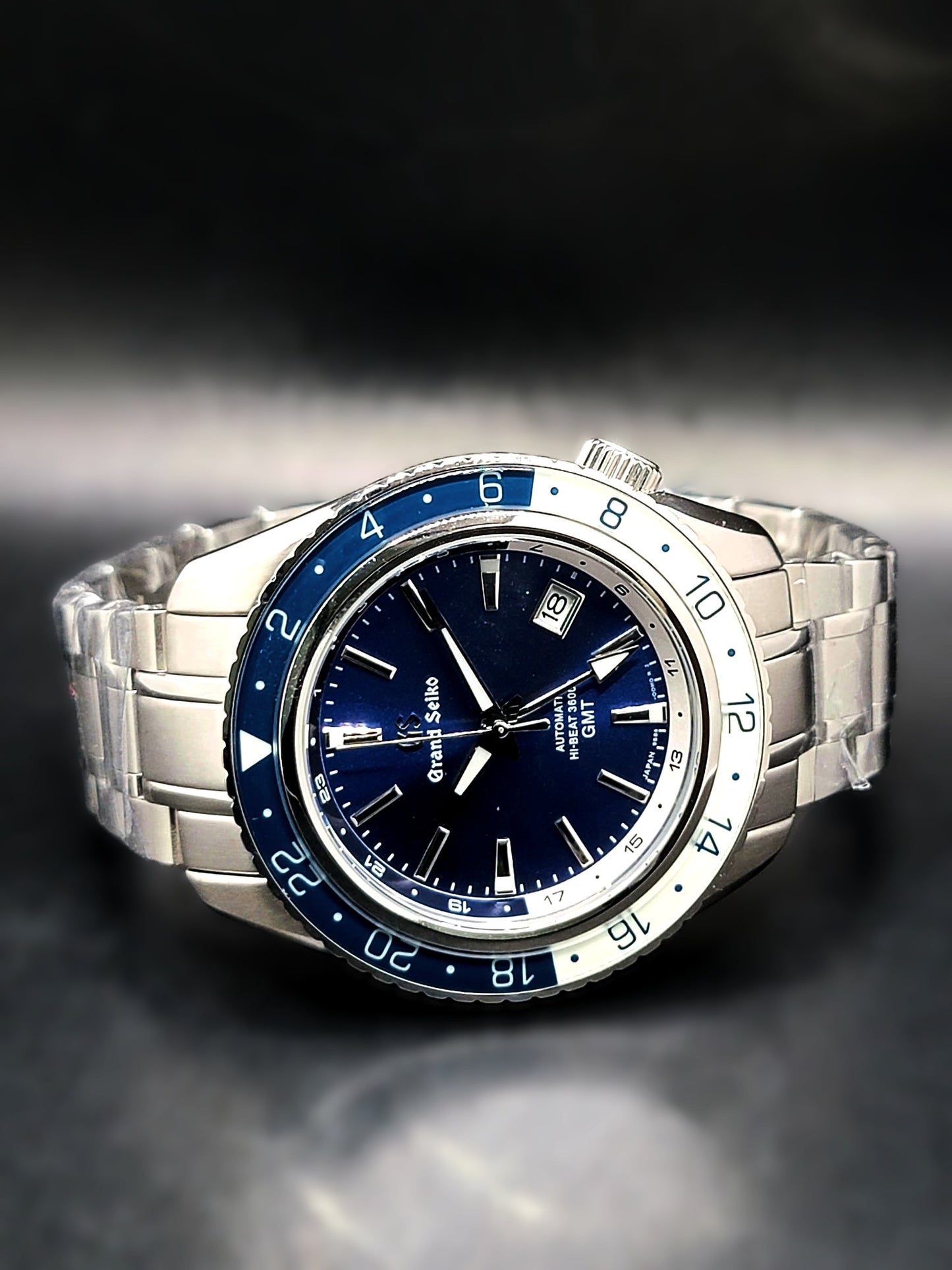 ***BRAND NEW*** CUSTOM MOD (GRAND SEIKO SPORT TRIPLE TIMEZONE) BLUE AND WHITE NH34 NEW **IN STOCK, SERIOUS INQUIRIES ONLY PLEASE**