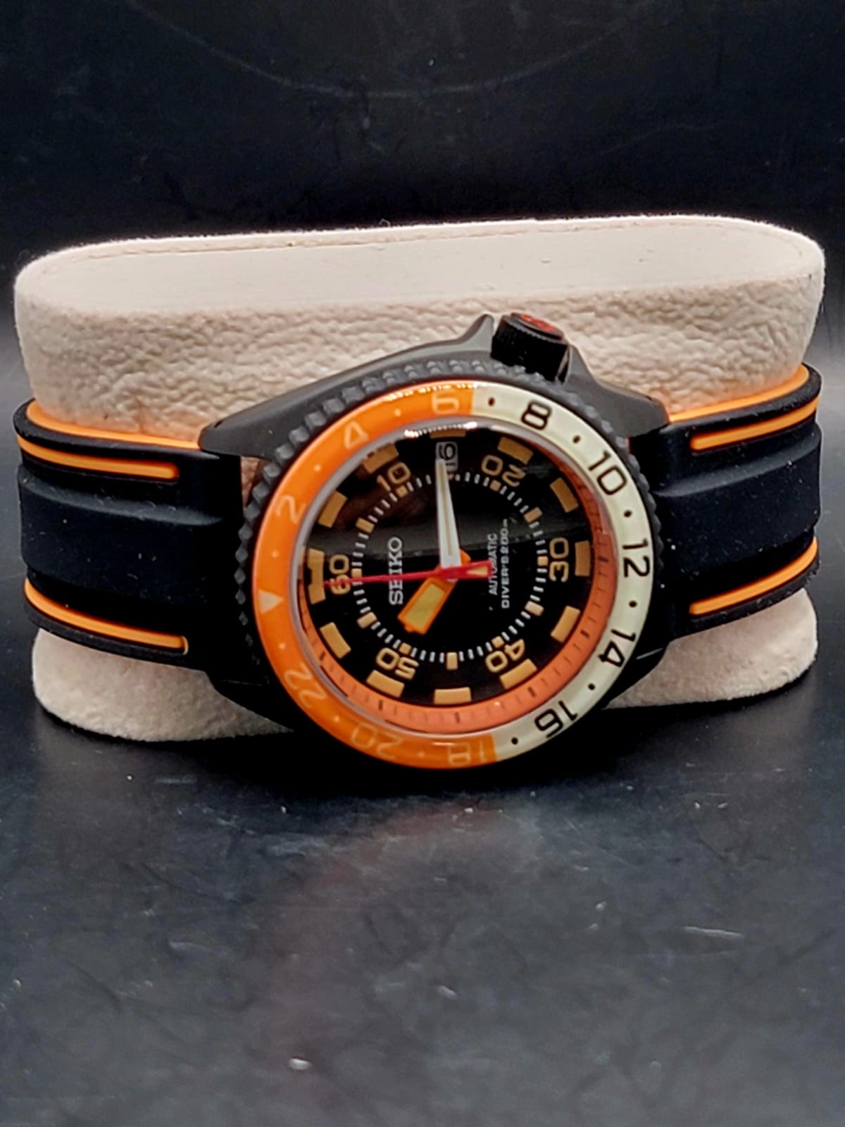 CUSTOM SEIKO MOD 40MM BLACK HAWK ORANGE AND BLACK