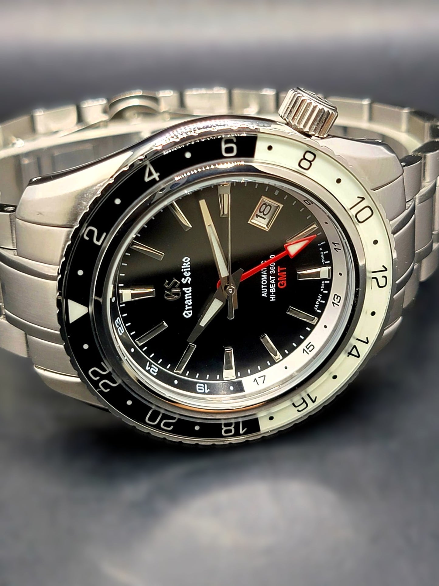 ***BRAND NEW*** CUSTOM MOD (GRAND SEIKO SPORT TRIPLE TIMEZONE) BLACK AND WHITE NH34 NEW **IN STOCK, SERIOUS INQUIRIES ONLY PLEASE**