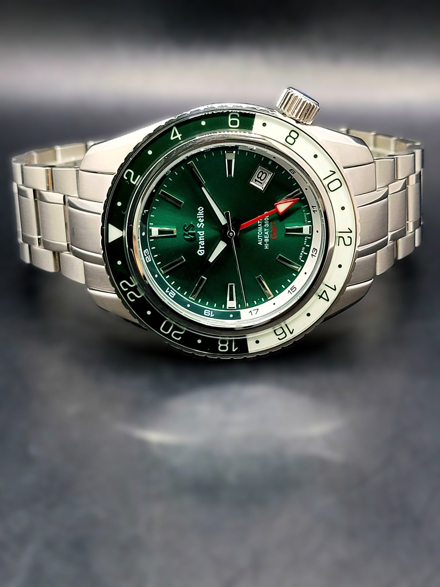 ***BRAND NEW*** CUSTOM MOD (GRAND SEIKO SPORT TRIPLE TIMEZONE) GREEN AND WHITE NH34 NEW **IN STOCK, SERIOUS INQUIRIES ONLY PLEASE**