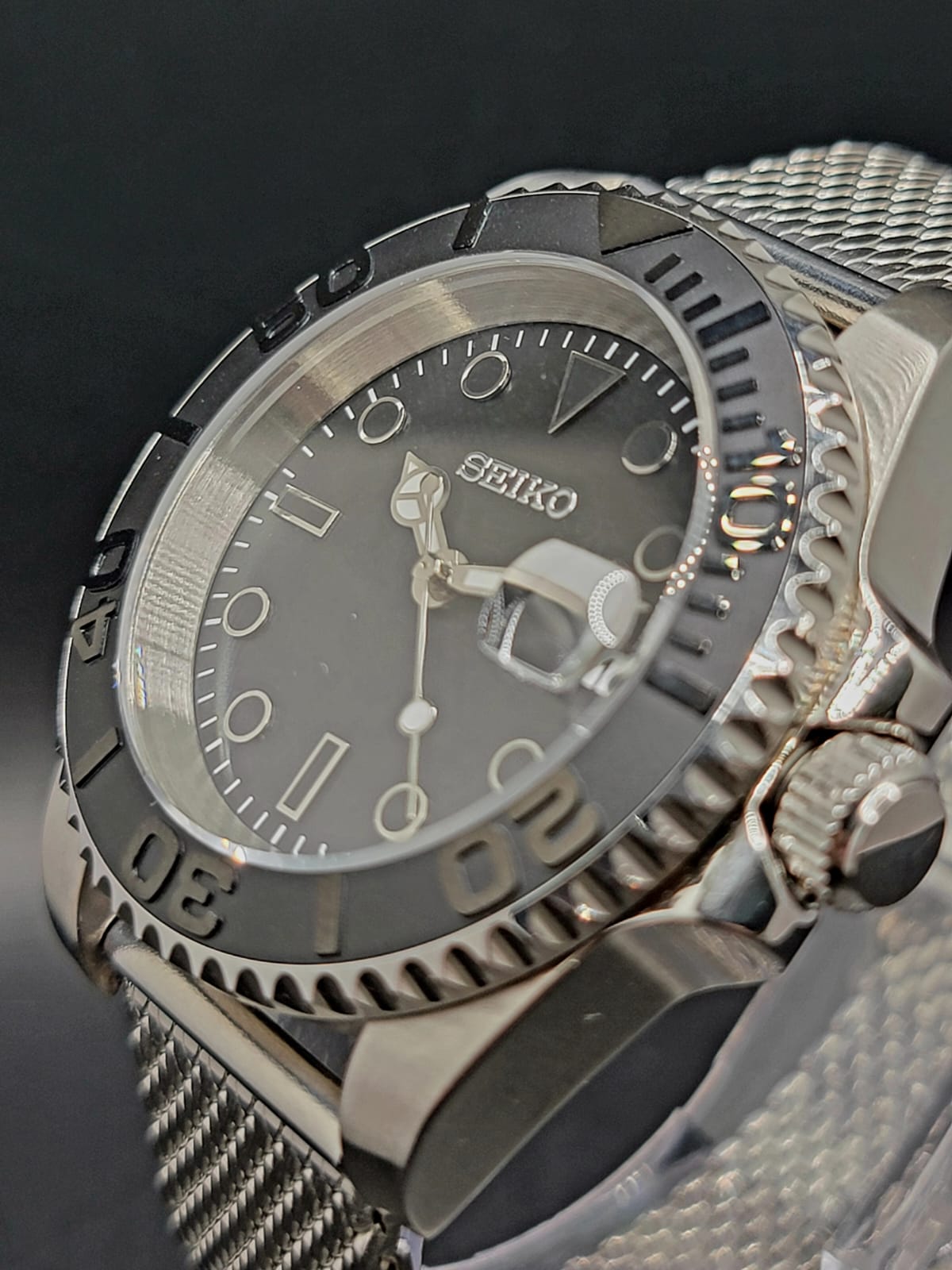 CUSTOM MOD SEIKO BLACK DIAL AND SS MESH BAND NH35 AUTO