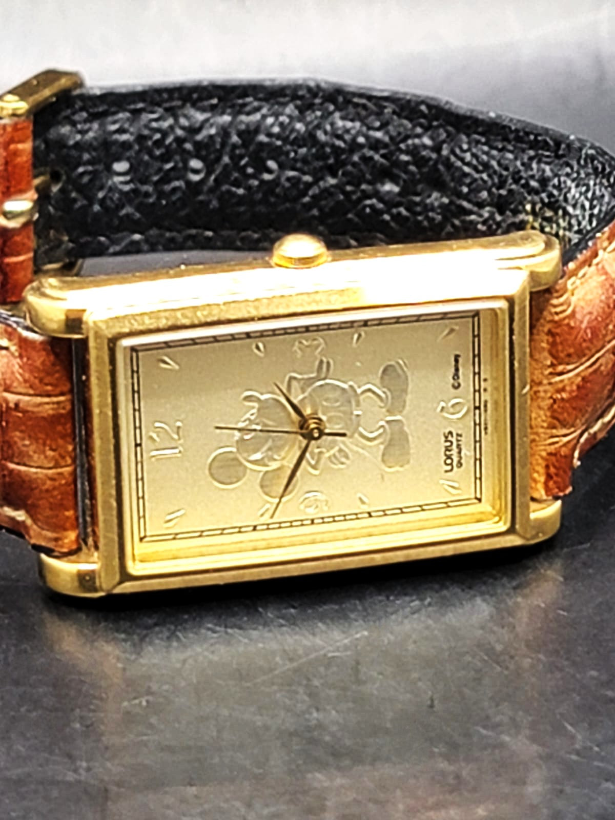 MICKEY MOUSE Lorus Watch V401-X081 Womens 19mm Case Brown Leather Band Quartz