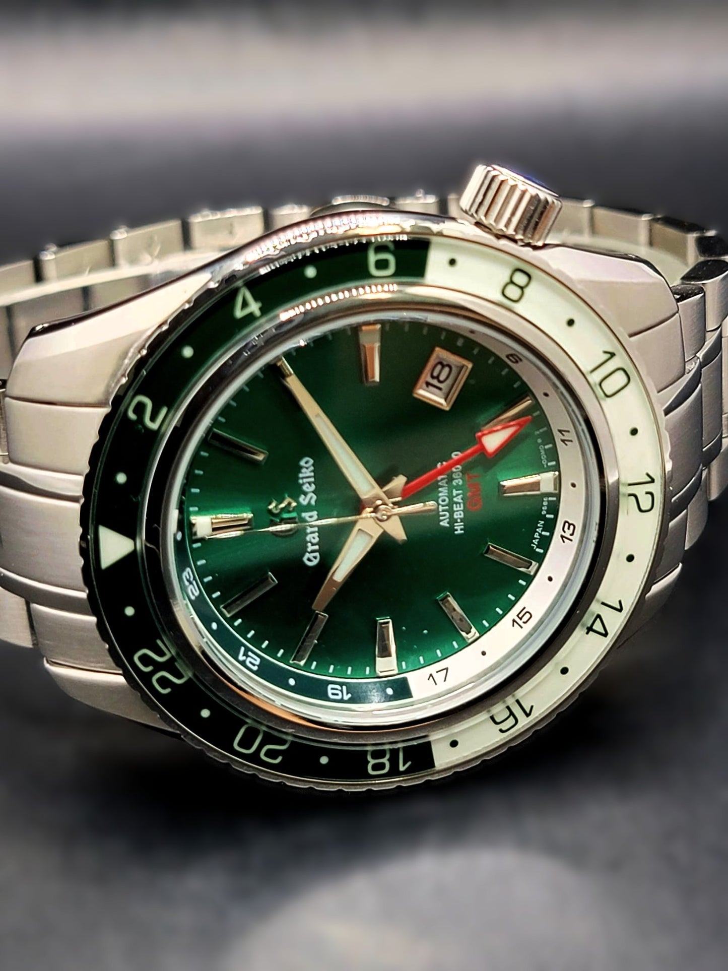 ***BRAND NEW*** CUSTOM MOD (GRAND SEIKO SPORT TRIPLE TIMEZONE) GREEN AND WHITE NH34 NEW **IN STOCK, SERIOUS INQUIRIES ONLY PLEASE**