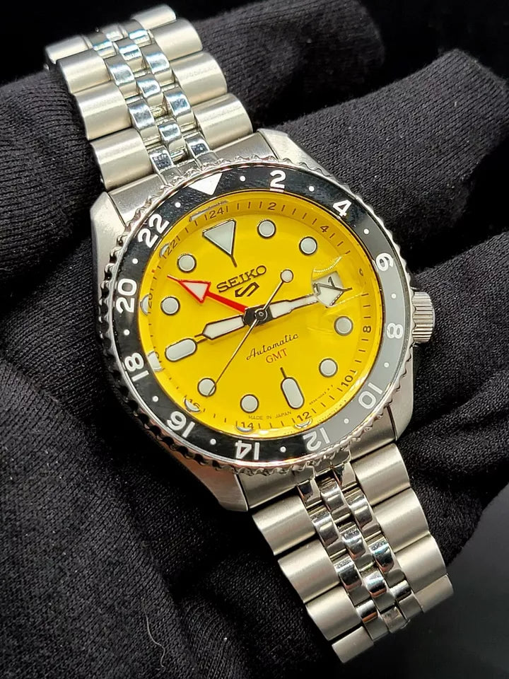 SEIKO 5 SSK017 GMT $475MSRP - JUBLIEE BRACELET YELLOW DIAL DATE AUTO SPORT WATCH