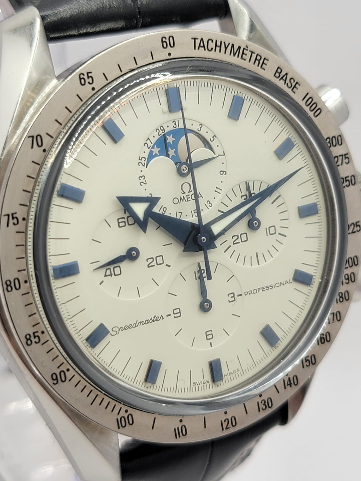 OMEGA Speedmaster Professional Moon Phase 3575.20.00 "EUROPE LIMITED EDITION"