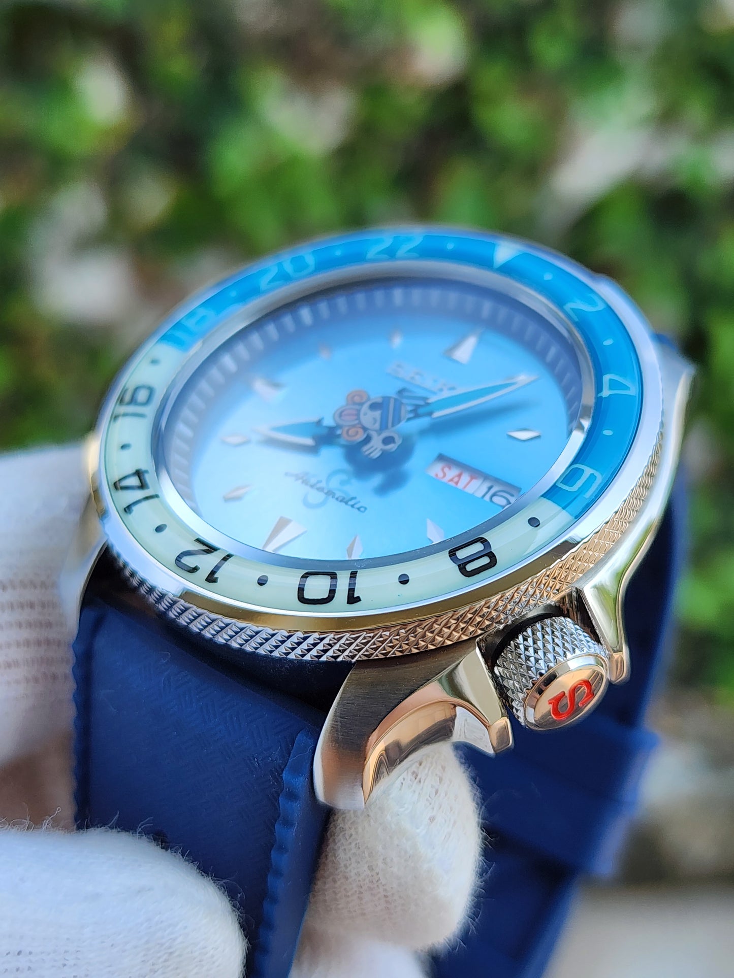 CUSTOM Mod4Thai (Nami Swan - Berry) Blue Dial with Custom Engraved Caseback