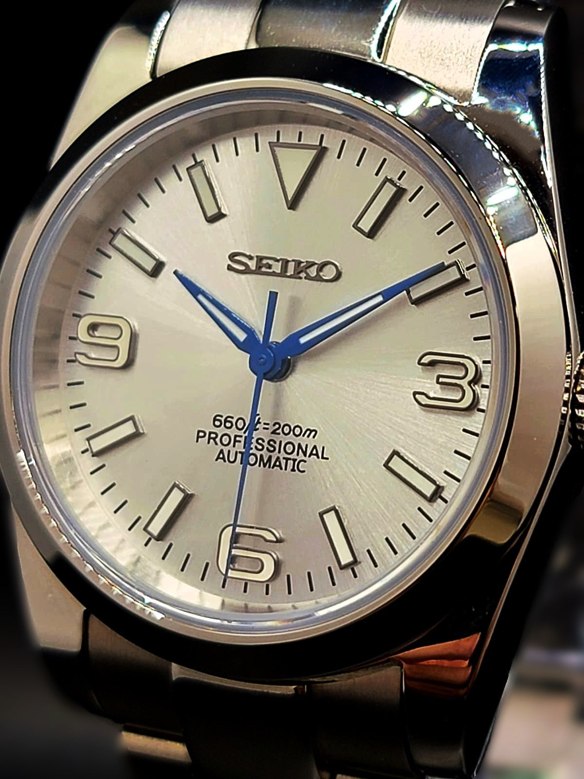 CUSTOM SEIKO MOD EXPLORER - 38MM CASE - BLUE HANDS IN WHITE DIAL