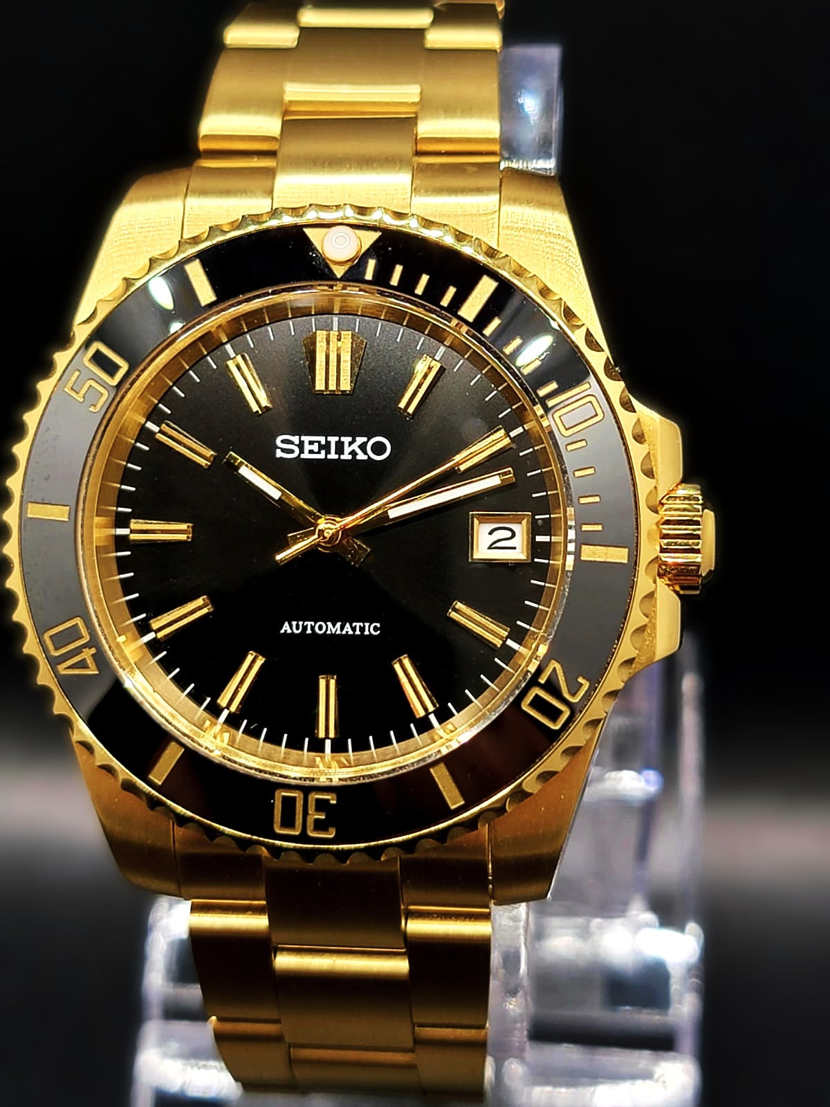 40MM QUALITY GOLD SEIKO MOD WITH BLACK AND GOLD DIAL