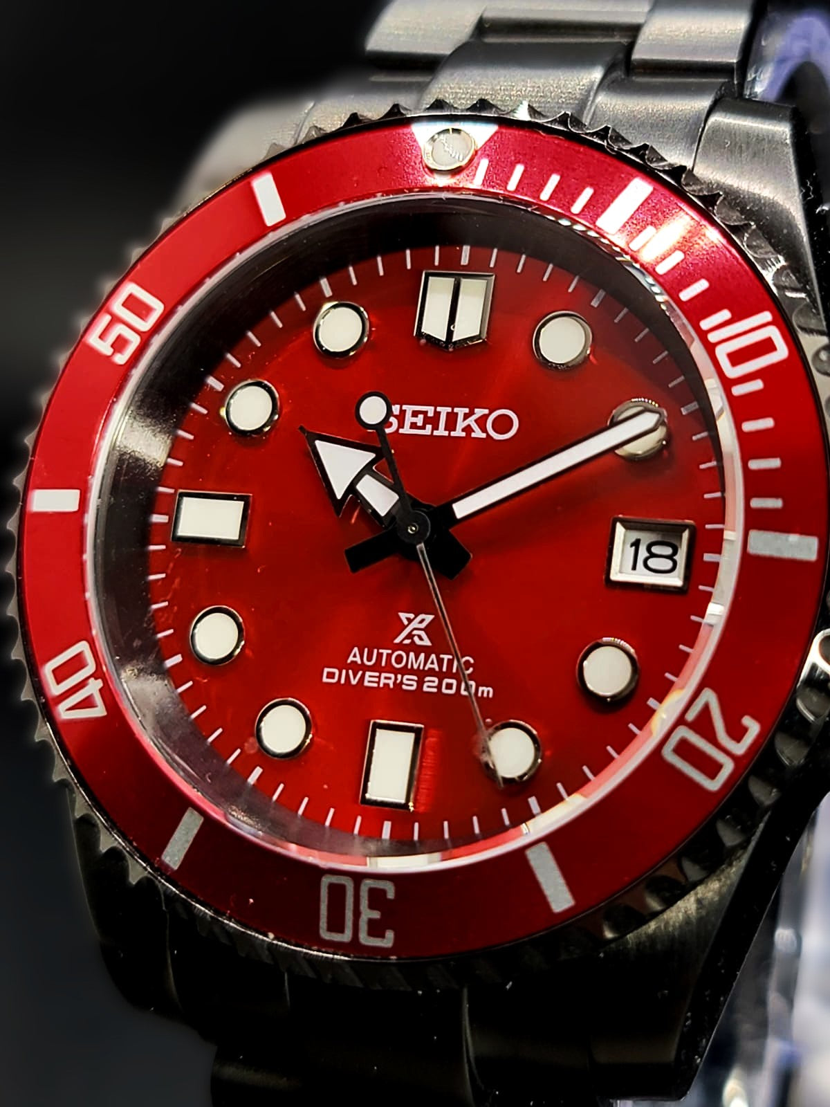 CUSTOM SEIKO MOD BLACK AND RED NH35