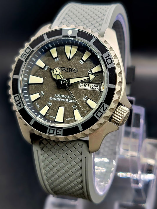 CUSTOM SEIKO MOD - FOR FOURTY FOUR PM - NH36 DATE/DATE AUTO ON RUBBER STRAP