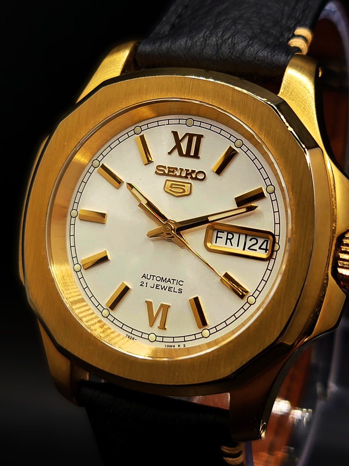 CUSTOM SEIKO NAUTILUS ROMAN GOLD MOD
