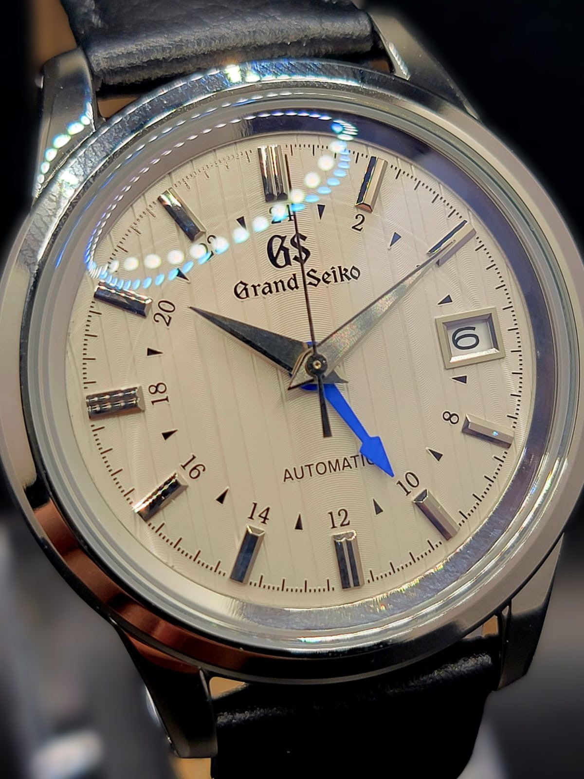 CUSTOM MOD (GRAND SEIKO ELEGANCE GMT) WHITE BAMBOO DIAL WITH BLUE GMT HAND &LEATHER STRAP AUTO NH34GMT NEW