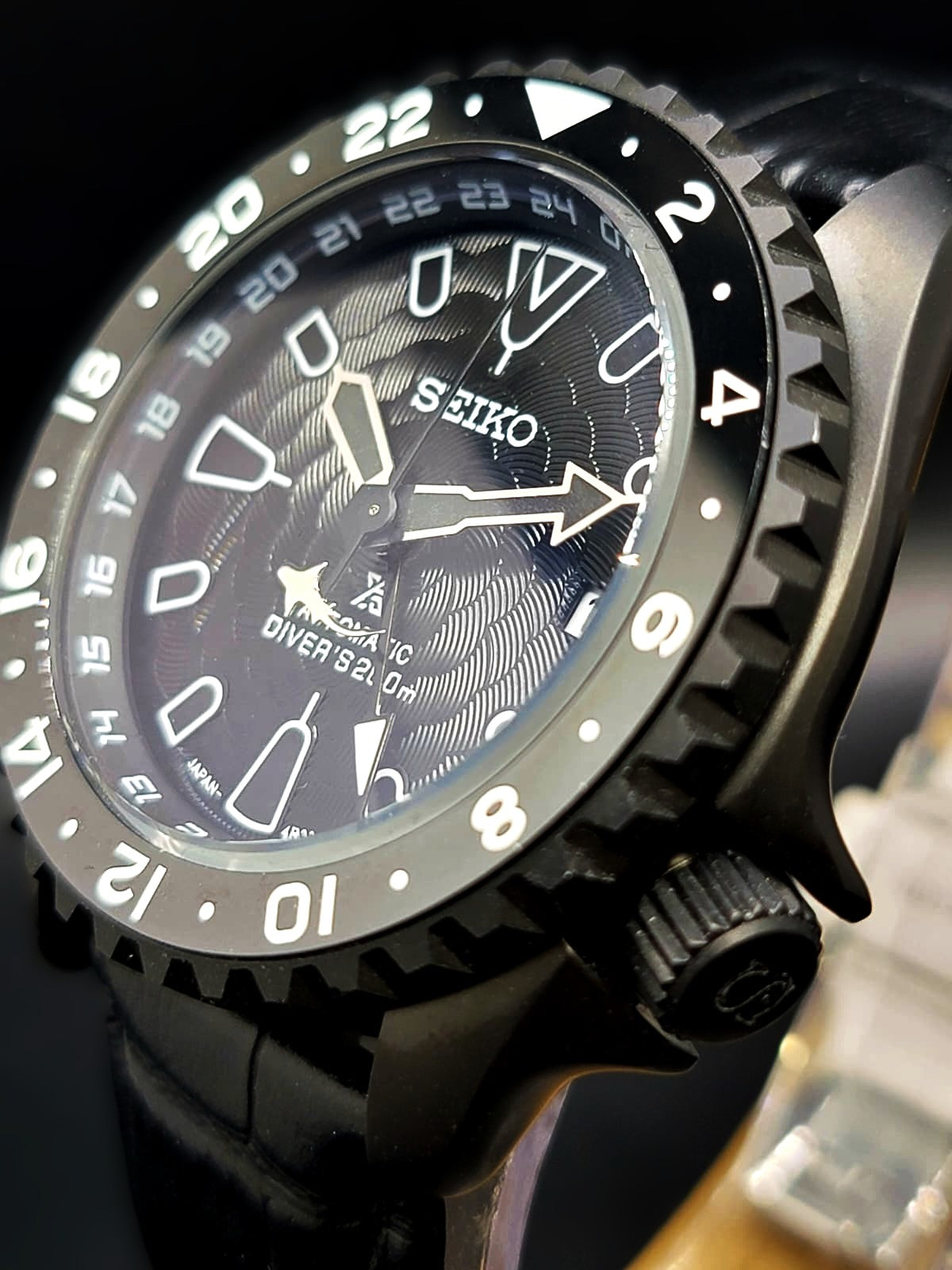 SEIKOMOD DARK Side of the Moon GMT