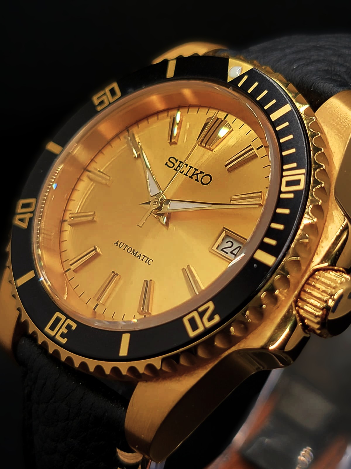 CUSTOM SEIKO FEEL THE HEAT MOD IN GOLD AND BLACK