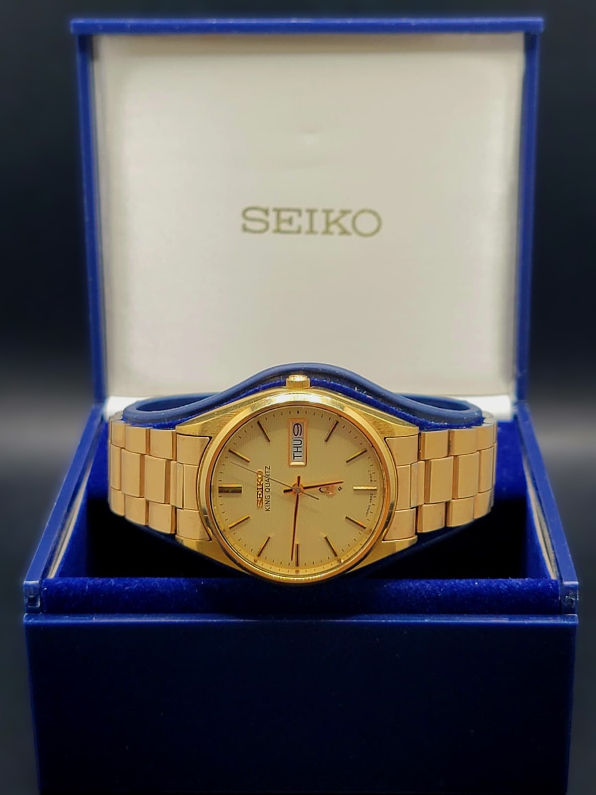 NEAR MINT 1976 SEIKO KING QUARTZ - COMMEMORATIVE WATCH - the Order of the Rising Sun Award in 1978