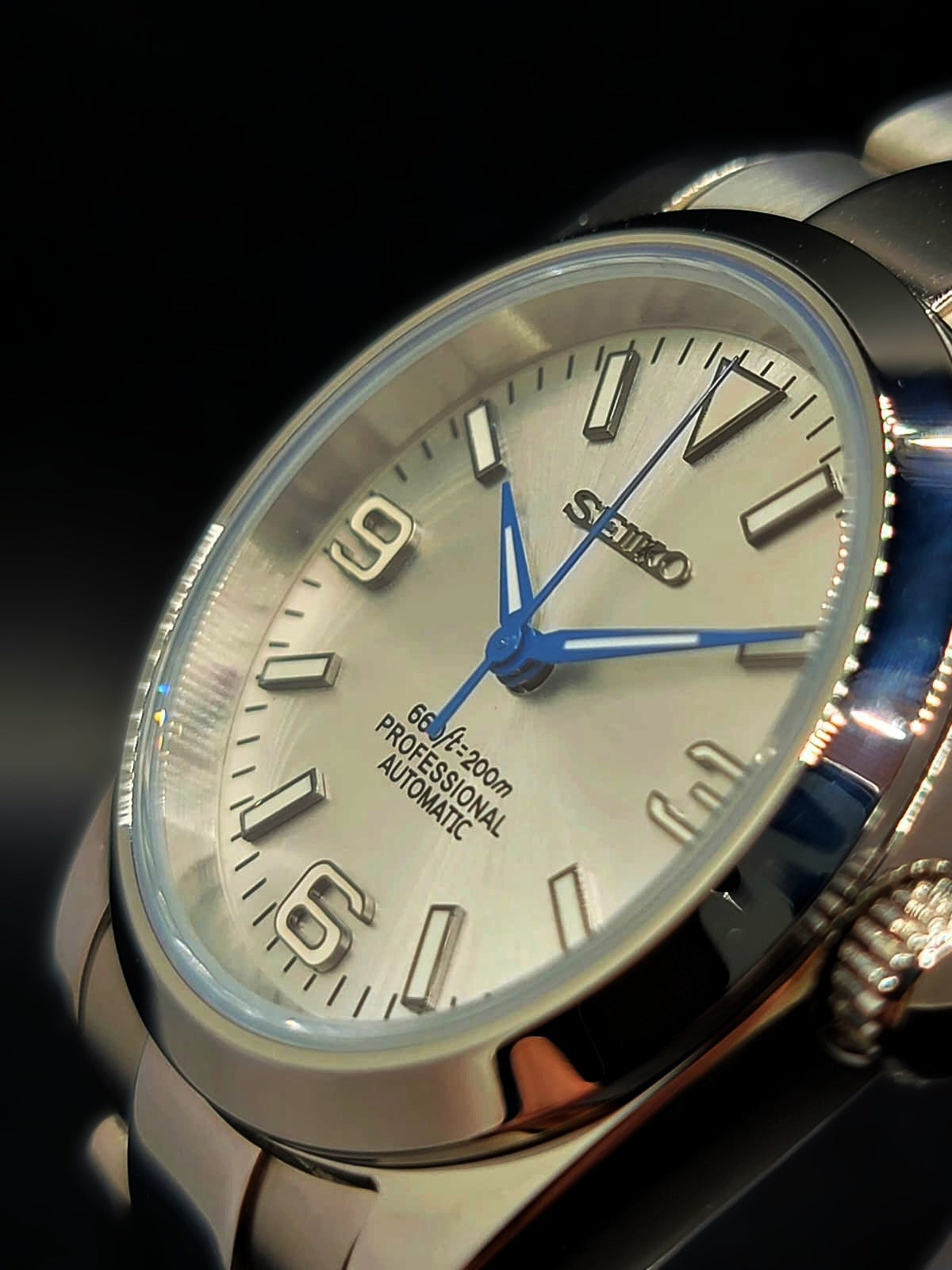 CUSTOM SEIKO MOD EXPLORER - 38MM CASE - BLUE HANDS IN WHITE DIAL