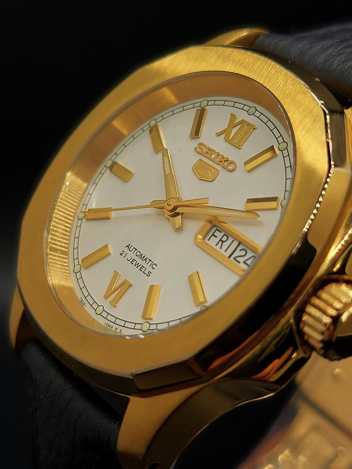 CUSTOM SEIKO NAUTILUS ROMAN GOLD MOD