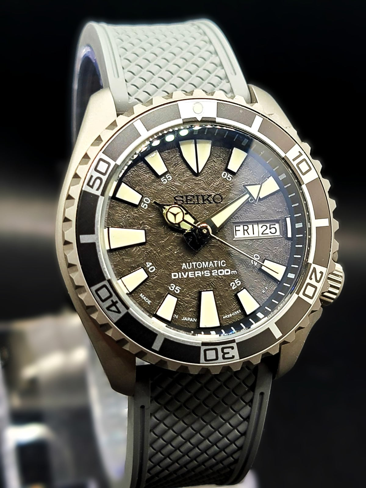 CUSTOM SEIKO MOD - FOR FOURTY FOUR PM - NH36 DATE/DATE AUTO ON RUBBER STRAP