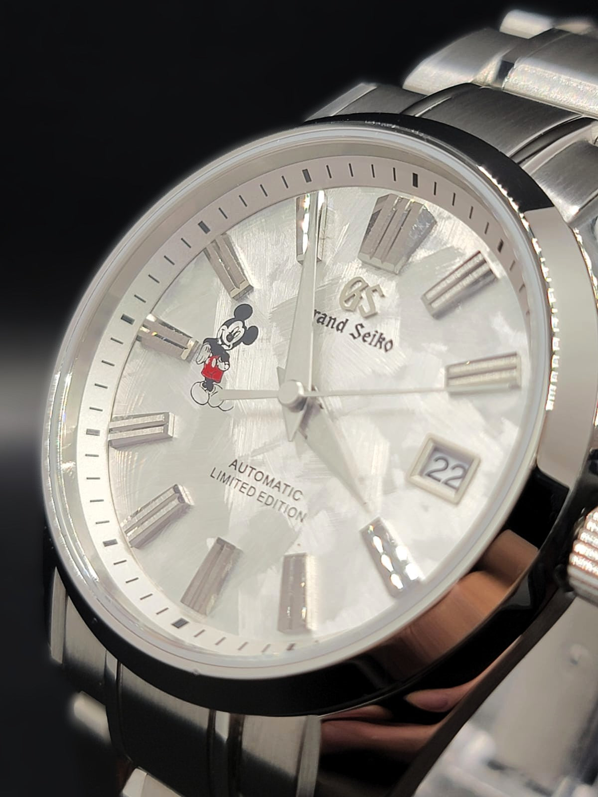 **BRAND NEW PREMIER** CUSTOM 40MM LIMITED EDITION MICKEY MOUSE MOD (GRAND SEIKO SHUNBUN COLLECTION) WHITE SHUNBUN DIAL, NH35 AUTOMATIC NEW **IN STOCK, SERIOUS INQUIRES ONLY PLEASE**
