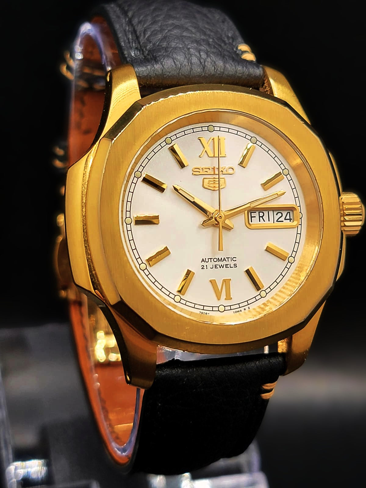 CUSTOM SEIKO NAUTILUS ROMAN GOLD MOD