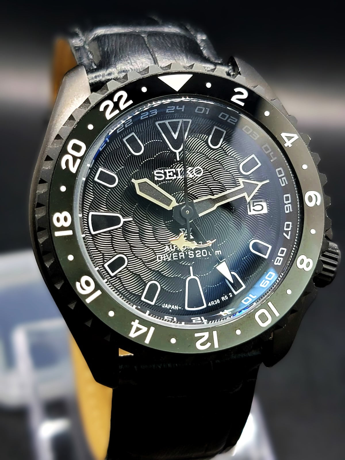 SEIKOMOD DARK Side of the Moon GMT