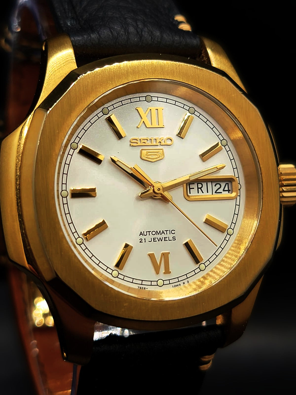 CUSTOM SEIKO NAUTILUS ROMAN GOLD MOD