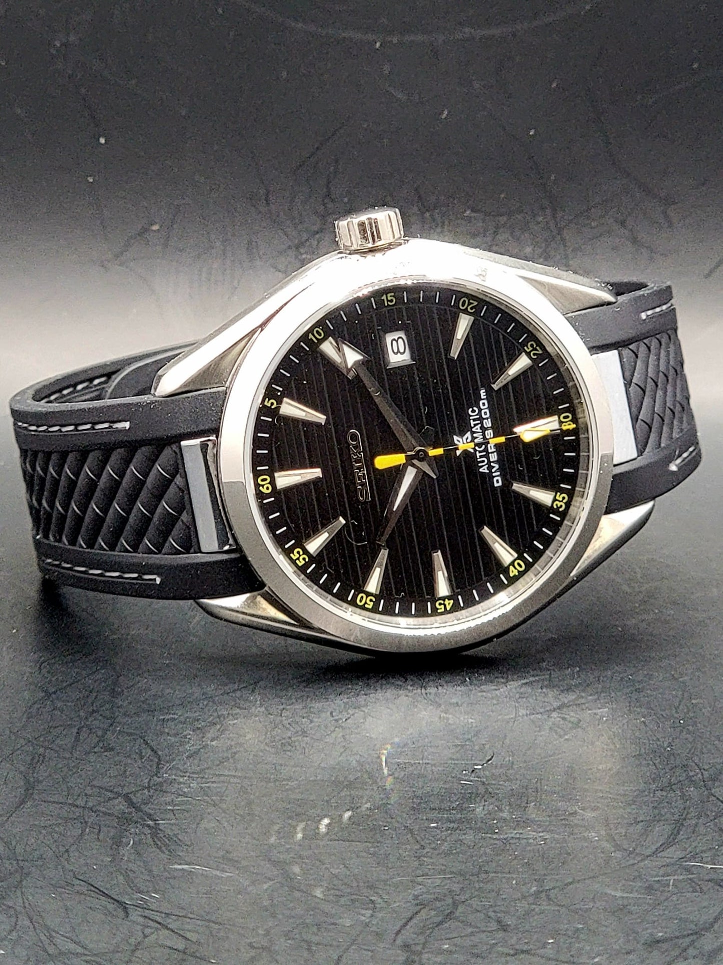 CUSTOM MOD SEAMASTER AQUA TERRA BLACK AND YELLOW AUTOMATIC NH35 MOVEMENT NEW