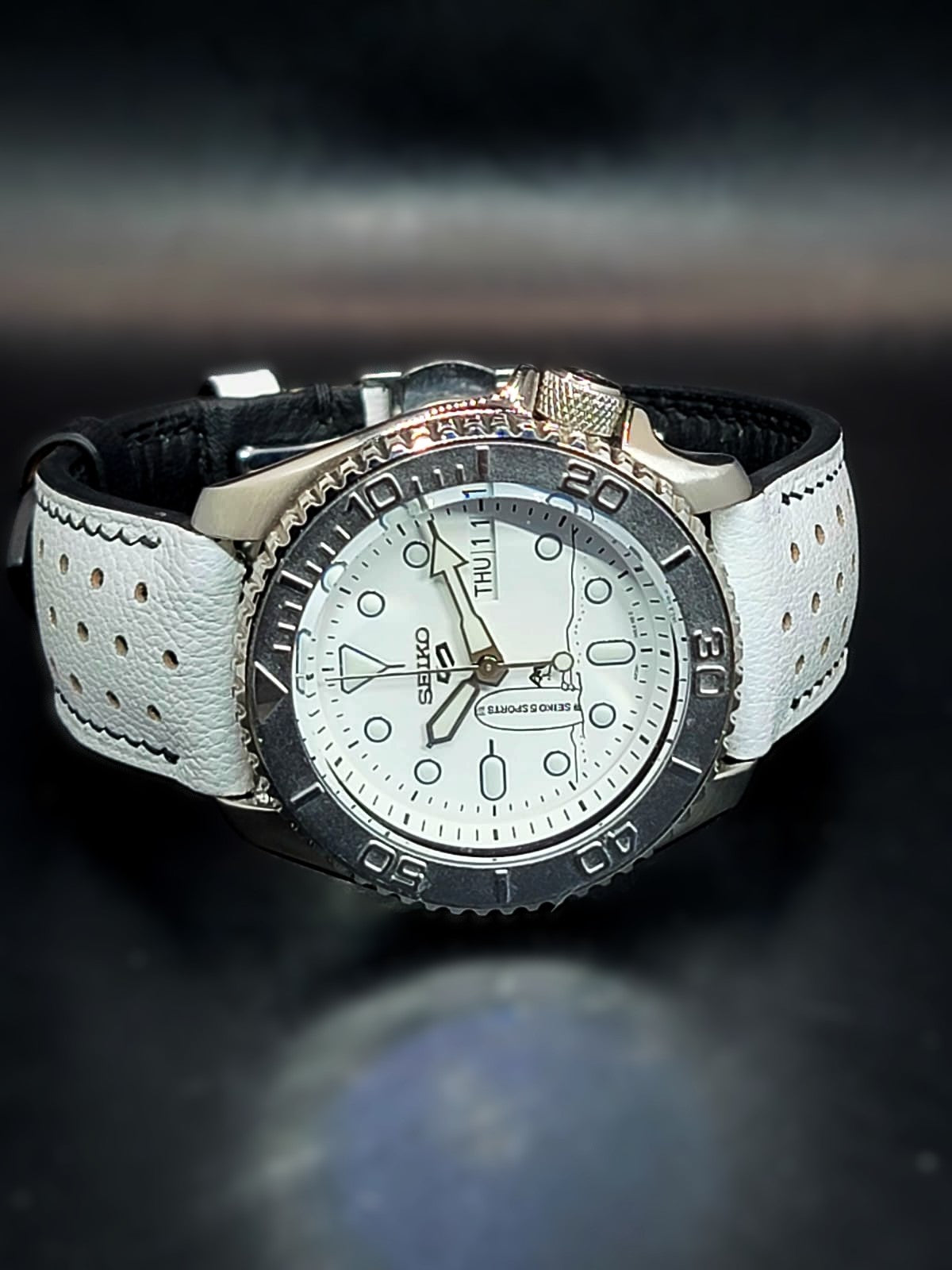 CUSTOM PREMIER SEIKO SNOOPY L.E. MOD ON CUSTOM HAND-MADE WHITE RALLY LEATHER BAND - NH36 AUTO