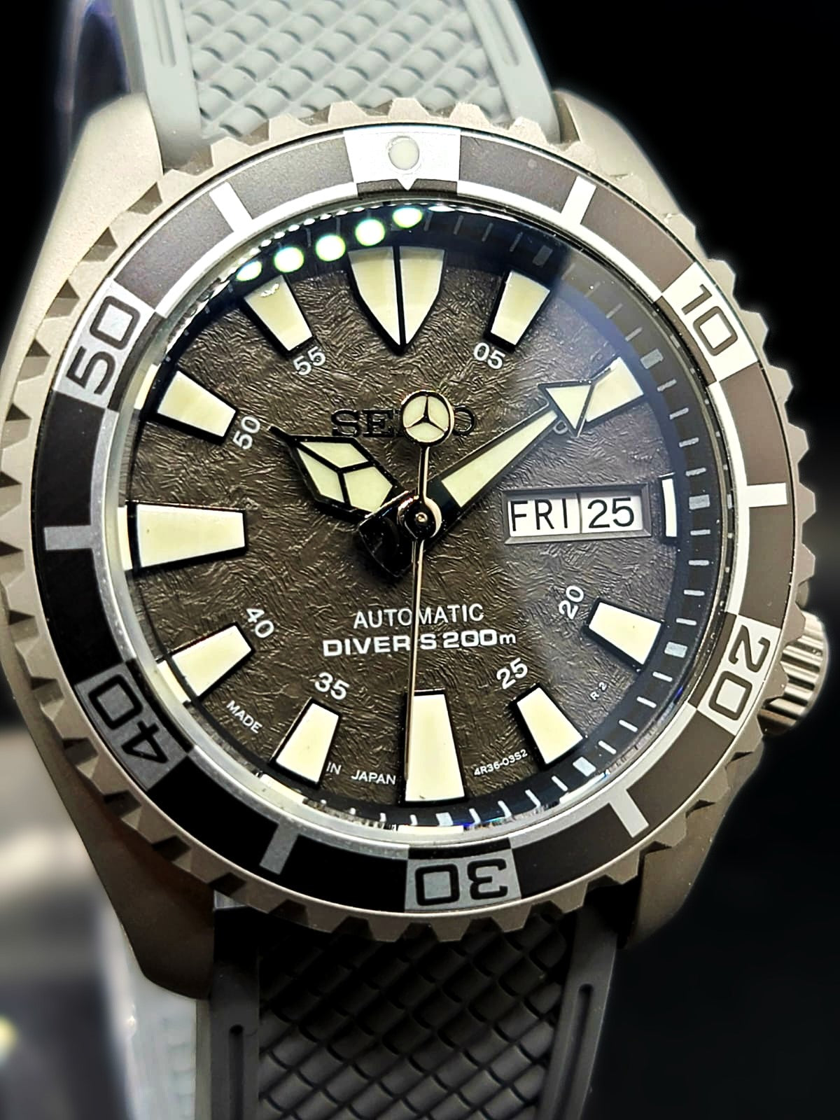 CUSTOM SEIKO MOD - FOR FOURTY FOUR PM - NH36 DATE/DATE AUTO ON RUBBER STRAP