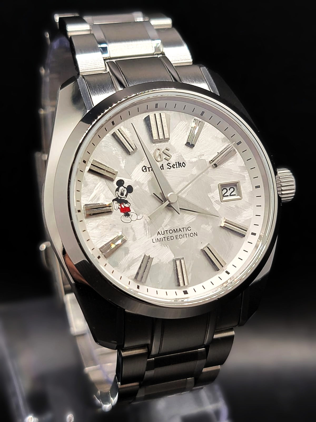 **BRAND NEW PREMIER** CUSTOM 40MM LIMITED EDITION MICKEY MOUSE MOD (GRAND SEIKO SHUNBUN COLLECTION) WHITE SHUNBUN DIAL, NH35 AUTOMATIC NEW **IN STOCK, SERIOUS INQUIRES ONLY PLEASE**
