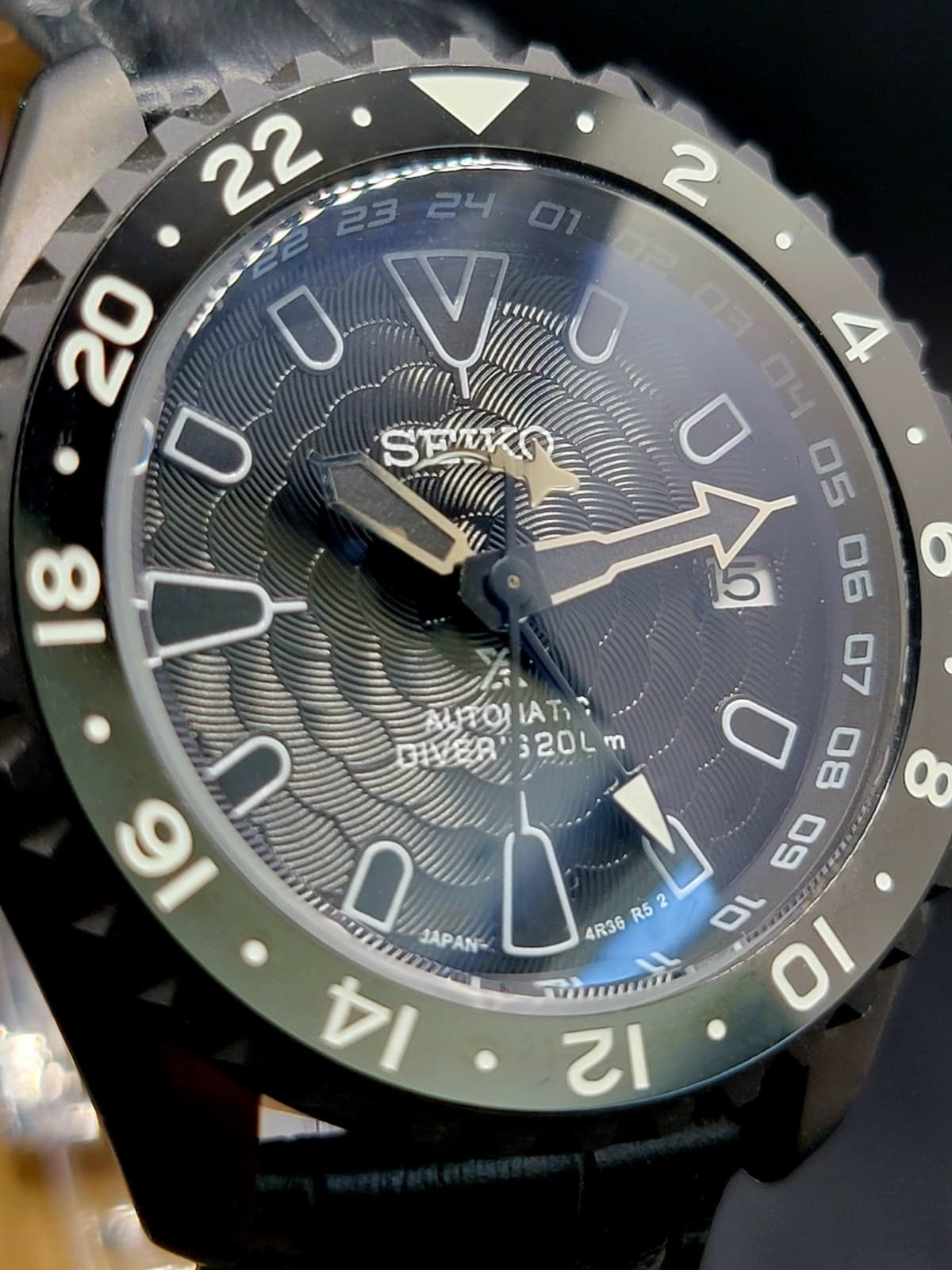 SEIKOMOD DARK Side of the Moon GMT