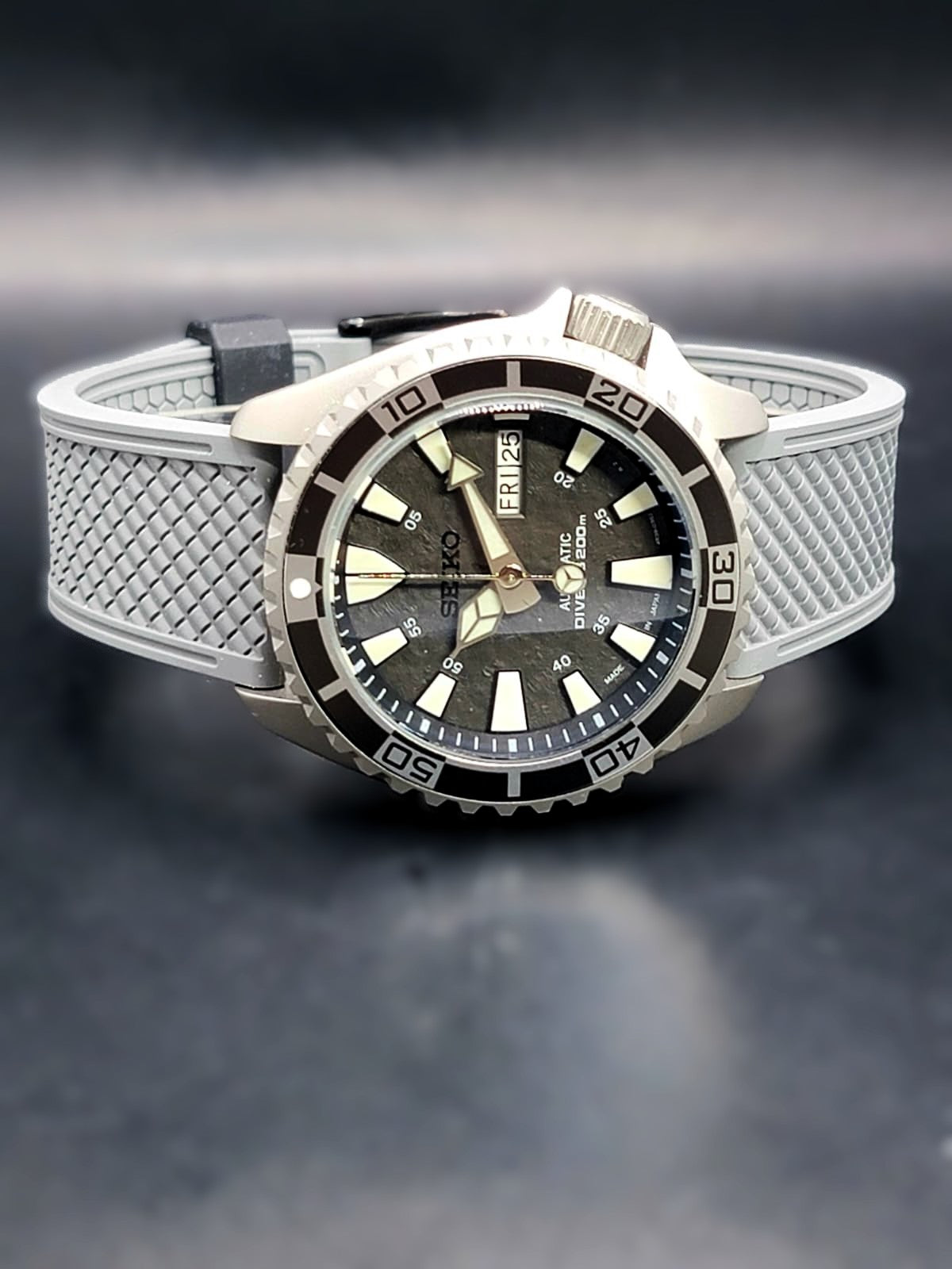 CUSTOM SEIKO MOD - FOR FOURTY FOUR PM - NH36 DATE/DATE AUTO ON RUBBER STRAP