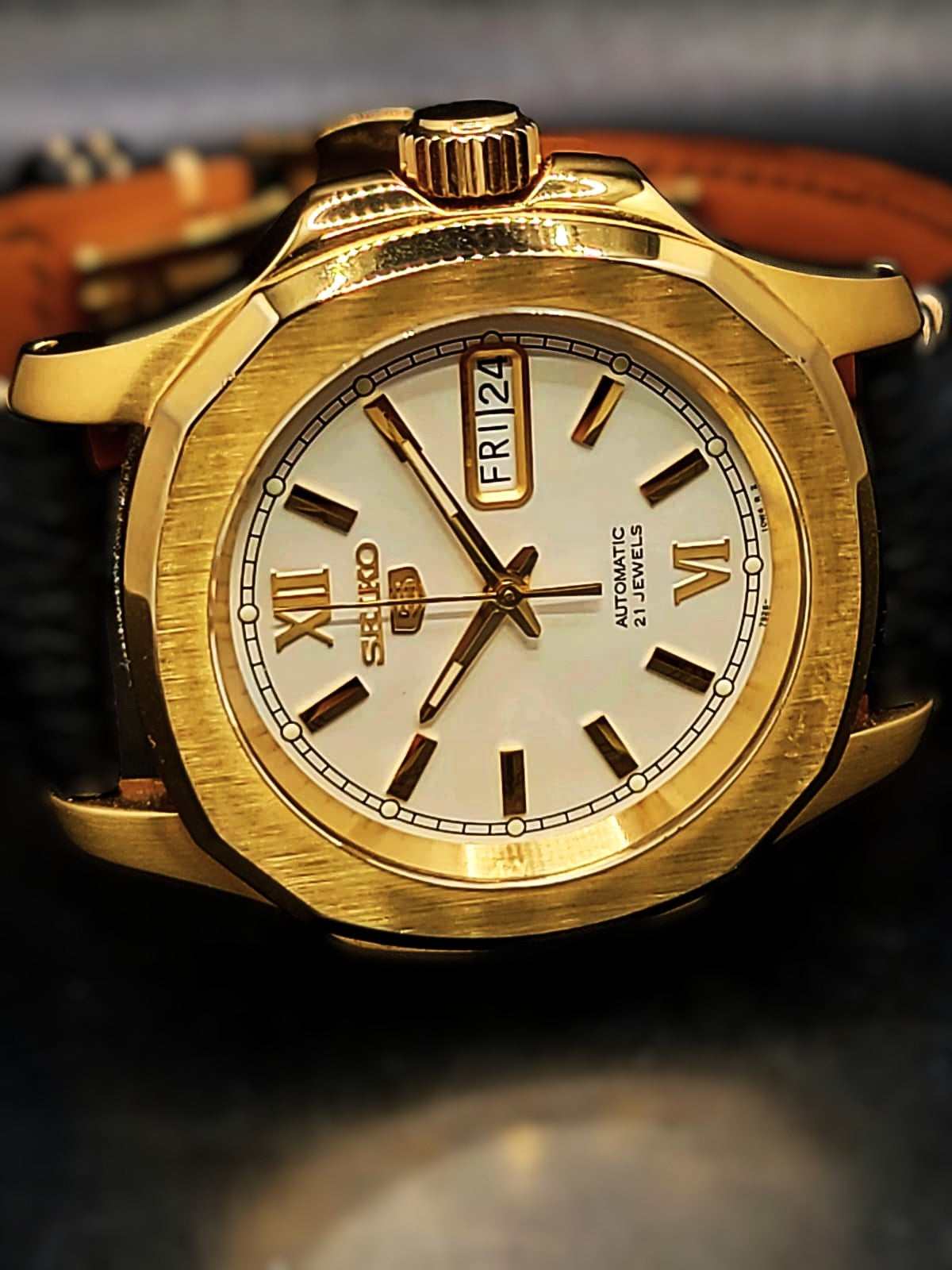 CUSTOM SEIKO NAUTILUS ROMAN GOLD MOD