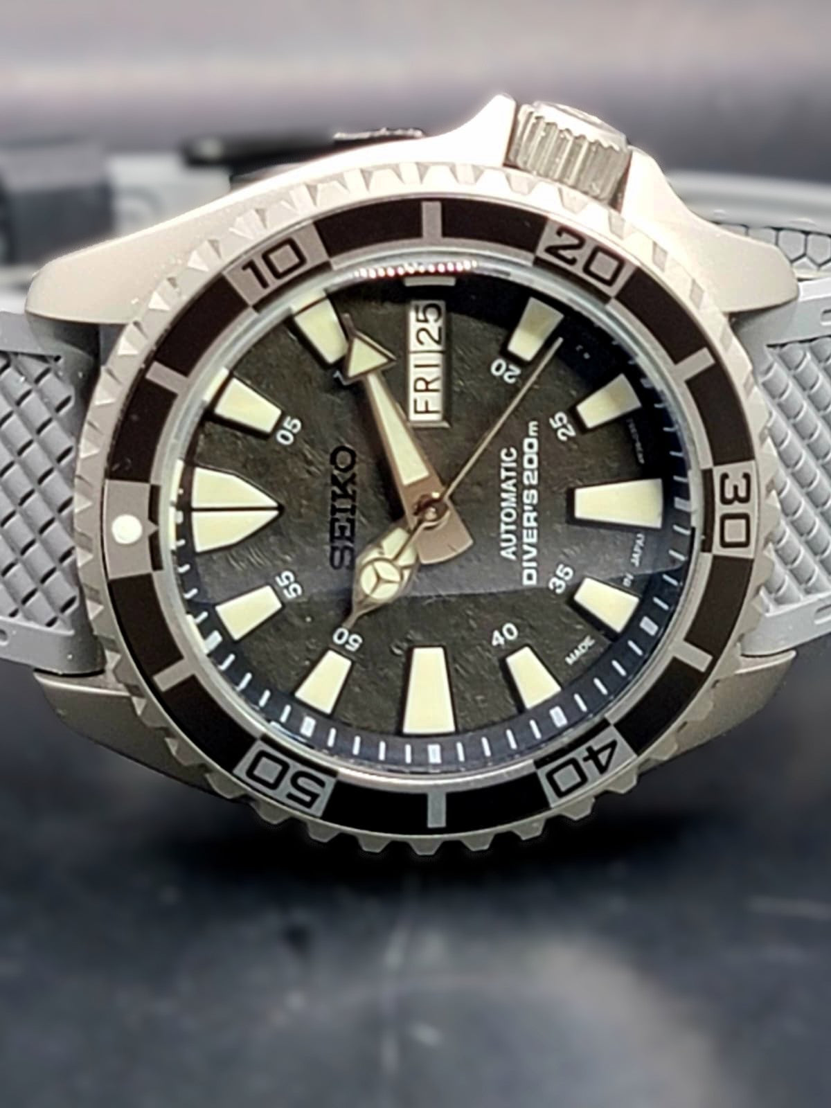 CUSTOM SEIKO MOD - FOR FOURTY FOUR PM - NH36 DATE/DATE AUTO ON RUBBER STRAP