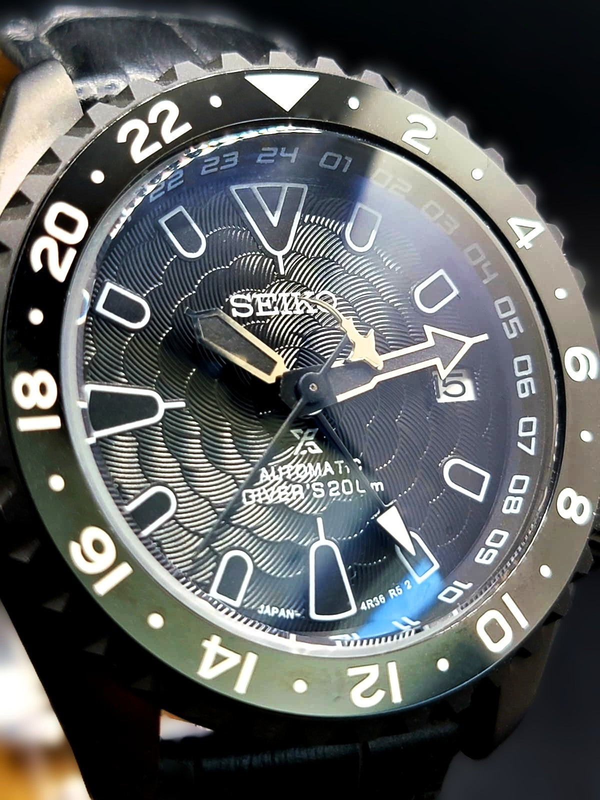SEIKOMOD DARK Side of the Moon GMT