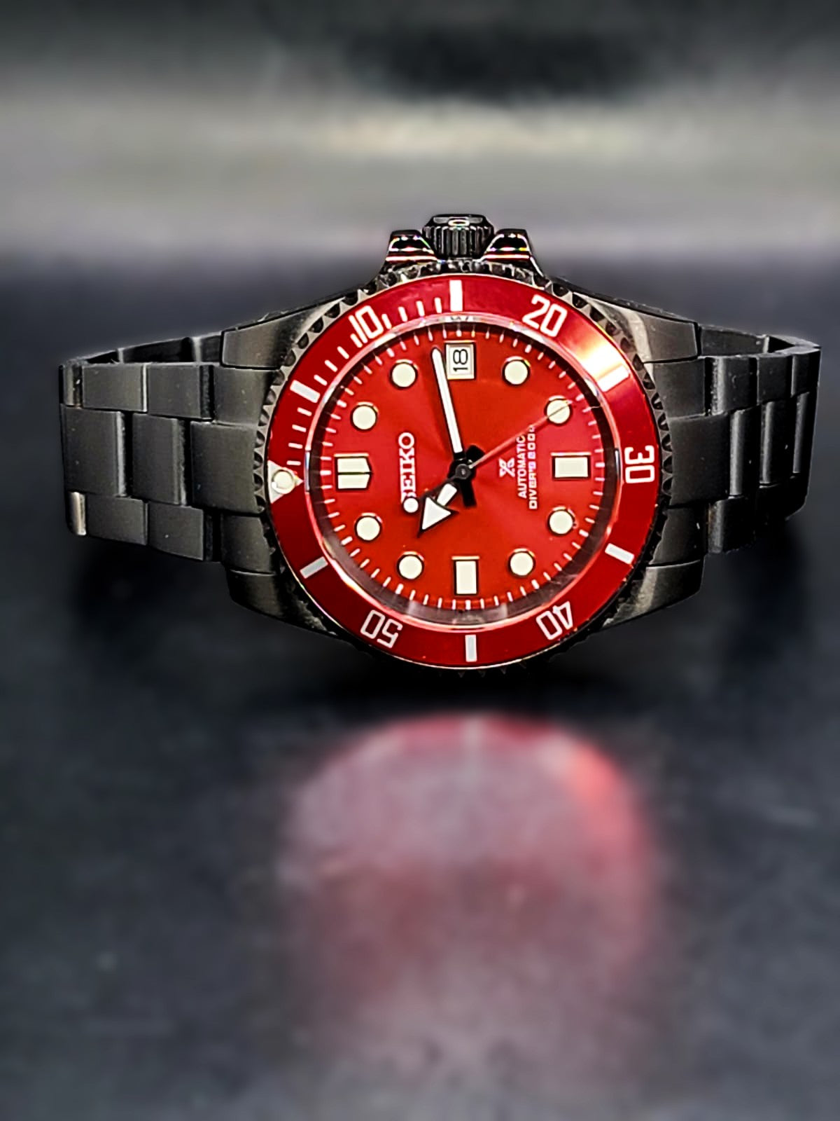 CUSTOM SEIKO MOD BLACK AND RED NH35