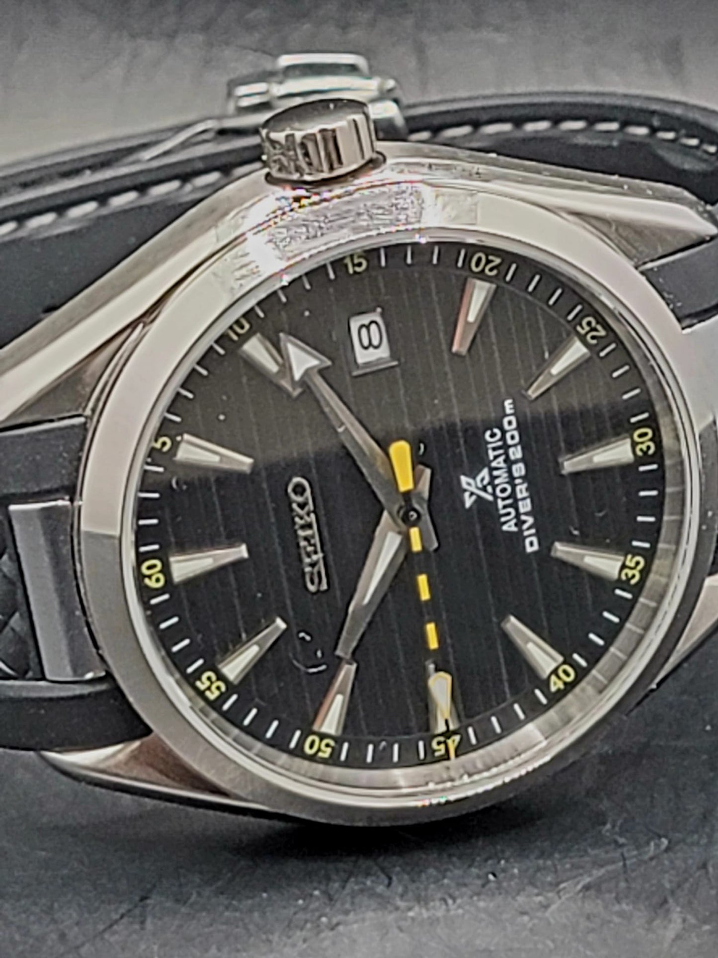 CUSTOM MOD SEAMASTER AQUA TERRA BLACK AND YELLOW AUTOMATIC NH35 MOVEMENT NEW