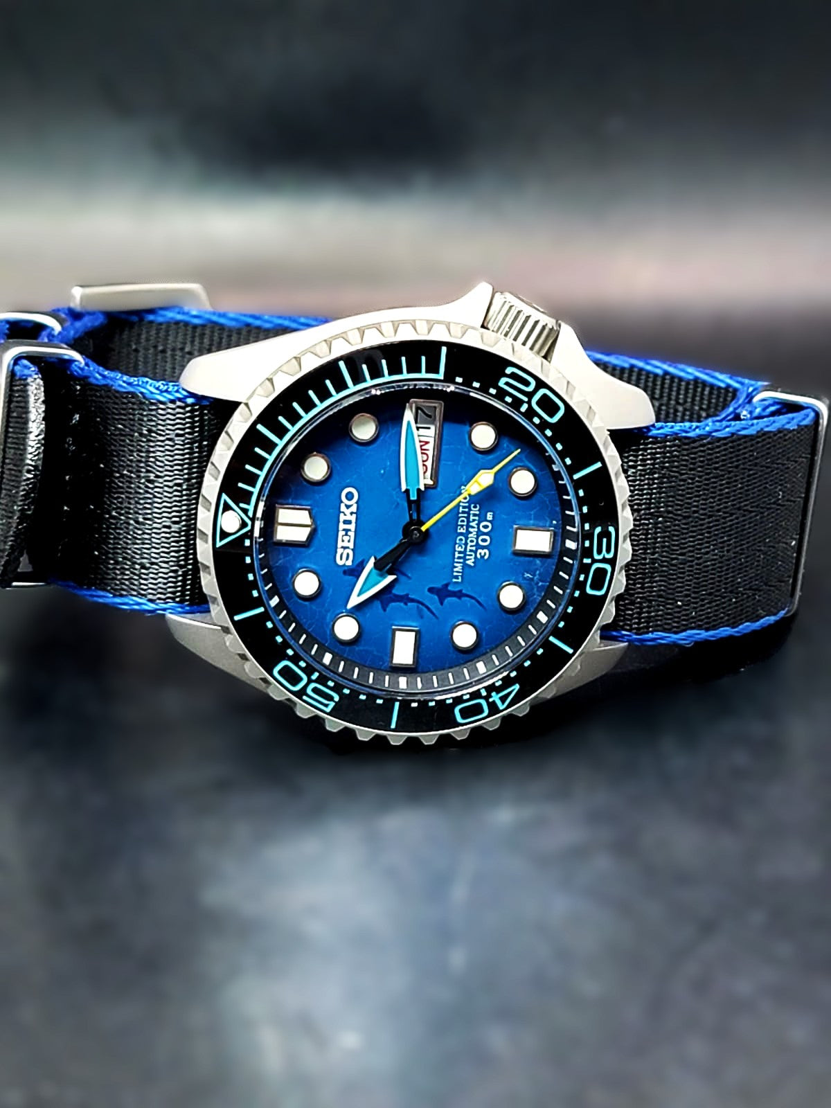 SEIKO MOD BLUE SHARK - BRUSHED SKX CASE - DAY/DATE DIAL
