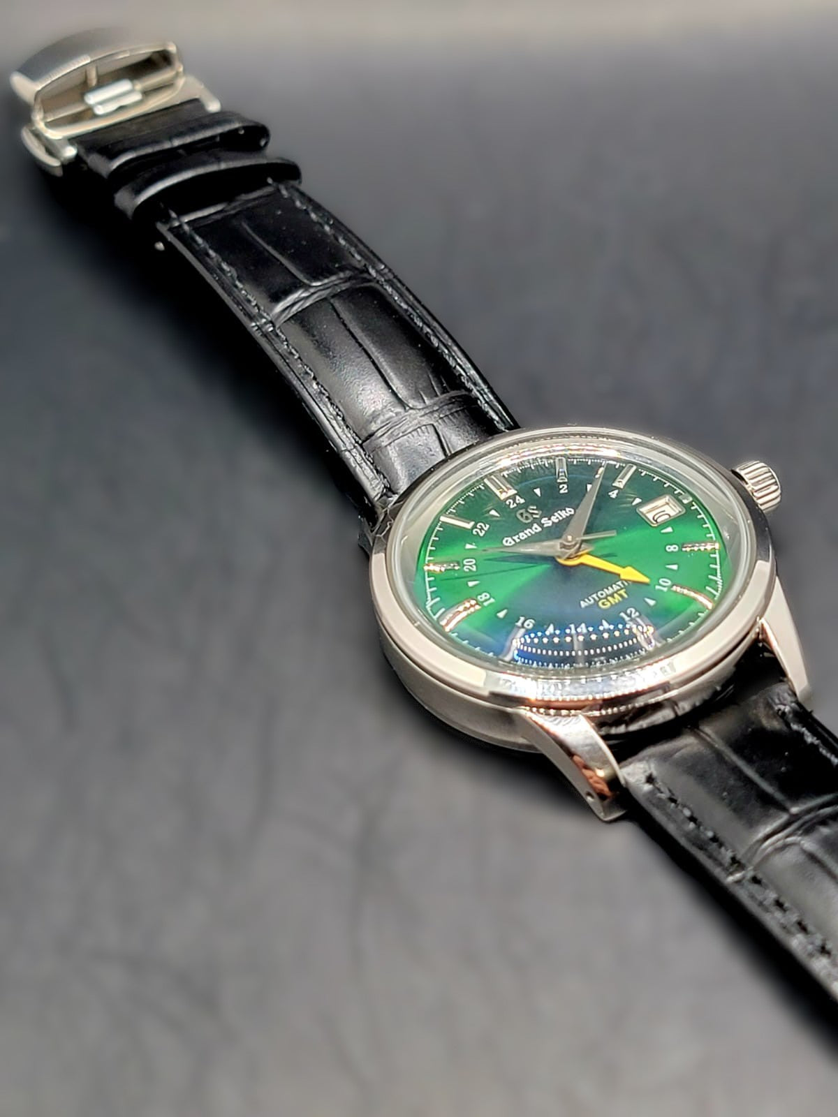 CUSTOM MOD (GRAND SEIKO ELEGANCE GMT) GREEN DIAL w LEATHER BAND AUTO NH34GMT