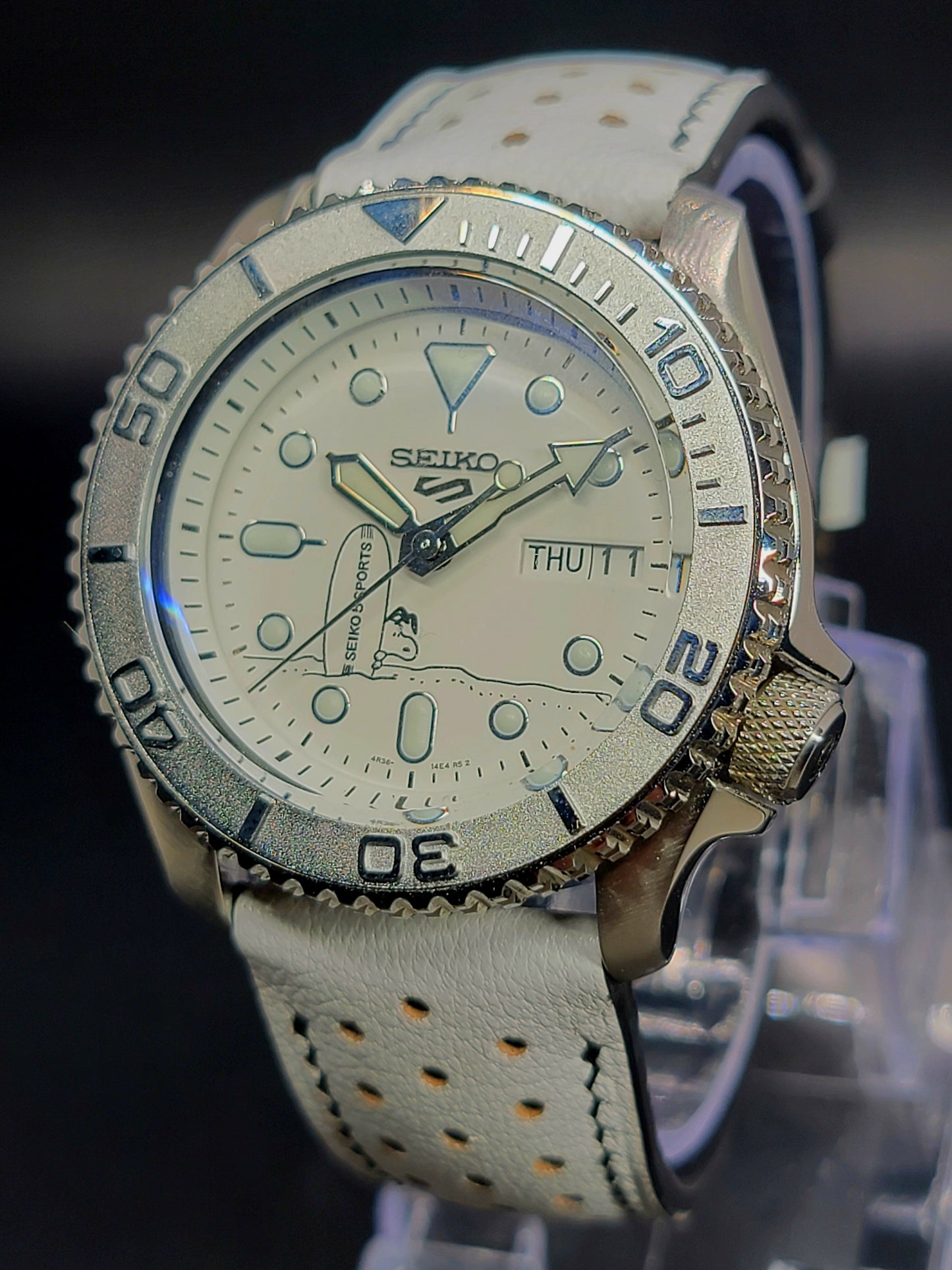 CUSTOM PREMIER SEIKO SNOOPY L.E. MOD ON CUSTOM HAND-MADE WHITE RALLY LEATHER BAND - NH36 AUTO