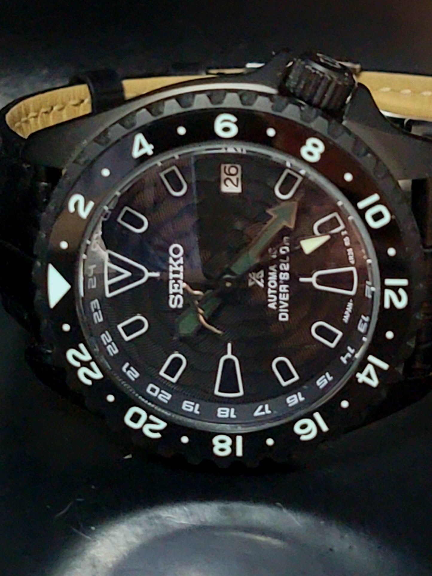 SEIKOMOD DARK Side of the Moon GMT