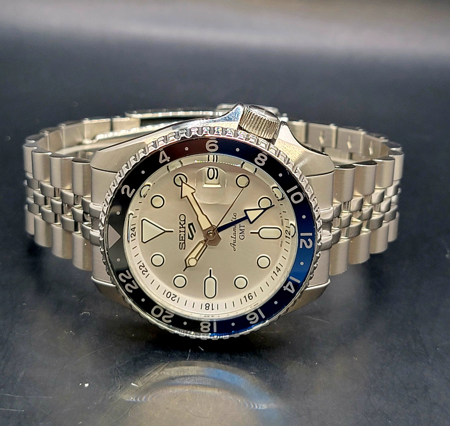 Seiko 5 Sports Silver White SKS003 GMT